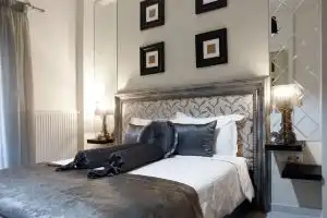 Narcissus Luxury Apt Must Apartments