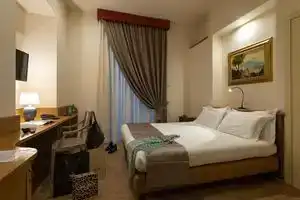 Grand Hotel Europa, Naples