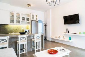 Anna's and Argy's Apartments, Kamari