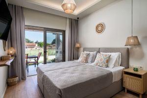 Phos Elegant Residences by Konnect, 400m to the Beach Apartments, Ypsos