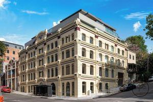Beautiful Bond - Wi-Fi included Hotel, Newcastle
