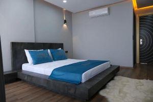 Dorel The Hotel, Mersin