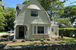 Near Bikeway, Quaint Village Center, and Beaches! Renovated, Great Natural Light, Falmouth