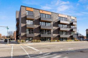 Modern 2 Bed in the Heart of Downtown Hotel, Bloomington