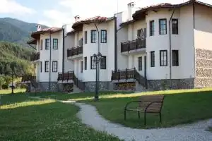 Three-Bedroom Villa in the Beautiful Pinerose Resort, Bansko