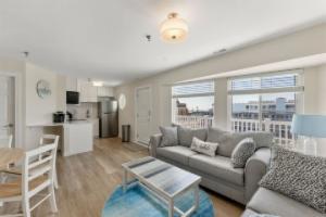 Beautiful Pool and Ocean View Sun Deck - Stylish Coastal Haven Hotel, Wildwood Crest