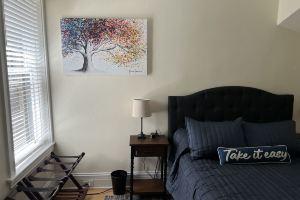Stylish, Inviting 2-BR near Logan Square and Wrigley Field Hotel, Chicago