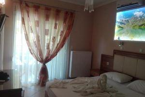 Balkan House, Potos