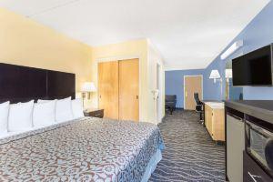 Days Inn & Suites by Wyndham Peachtree Corners/Norcross, Norcross