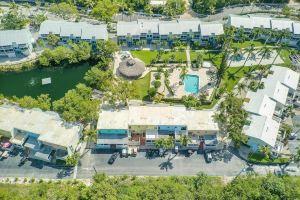 Overlooking Salt-water Lagoon- Free Golf Cart + 2 Kayaks Hotel, Key Largo