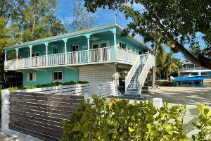 LaTeDa Charming 4-bedroom house in with Pool, Dock and optional Boat., Key Largo