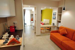 Delco Hotel, Naples