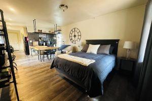 Cozy Guesthouse Between Old Colorado City & Downtown