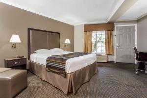 Super 8 by Wyndham Hotel, Mountain View