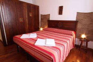 Captivating 4 -Bed Apartment in Historic, Bellagio