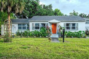 Spacious 3BR Pool House on Mills 50 · Central, Walkable, Perfect for Long Stays, Orlando