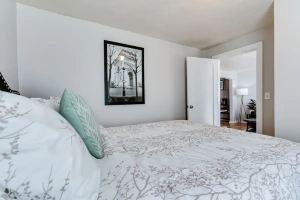 Beautiful 2 bdrm, 1 Bath 4 blocks from The U of O, Hotel, Eugene