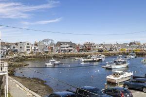 Harborside Oasis ★ Harbor View ★ Heart of Downtown Hotel, Rockport