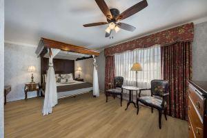 Carmel Inn & Suites, Carmel