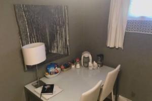 Ultra-clean basement apartment near Montreal airport!, Dorval