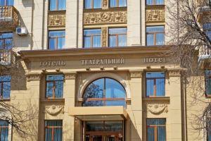 Teatralny Hotel, Nyzhnya Khortytsya