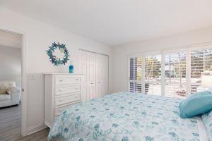 Tropical Bayside Condo with Dock Apartments, Key Largo