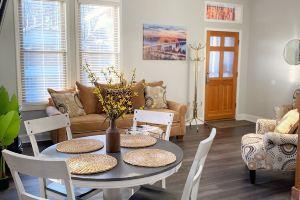 Charming, brand new 3-bedroom, 2 full bath house with AC and WiFi in!, Memphis