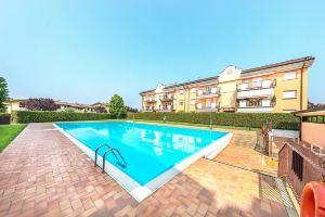 Le Primule F6 Con Piscina by Wonderful Italy Hotel, Sirmione