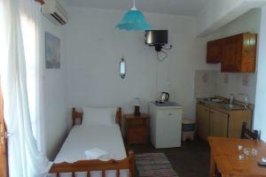 Studios Milos Studio 9 - Apartment with Balcony, Skopelos Town