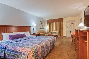 Regency Inn & Suites, Macon