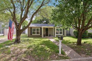 Enjoy our cozy cottage just minutes from A&M Campus, College Station