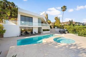 Breathtaking Views and Expansive Outdoor Spaces - Stunning Luxe Haven Hotel, Los Angeles