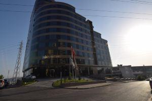 New Suites, Eksinoz
