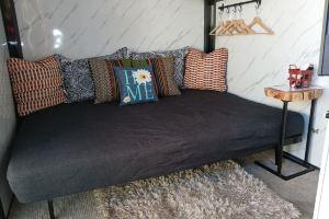Cozy Relaxing Retreat with private yard only 20mins from the Strip! Hotel, Las Vegas
