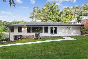 Designer 5 Bedroom with Backyard Downtown ATL, Atlanta