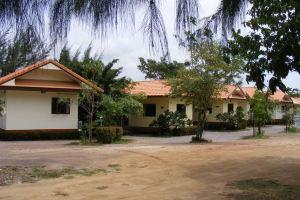 Baanpak Rimnam Hotel, Pak Nam Pran