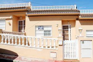 Beachfront Bungalow in la Mata, Cottage, Torrevieja