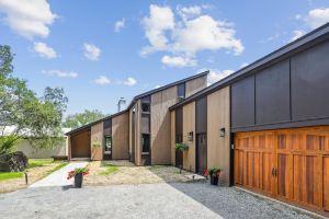 Private Location with Mountain Bike Access - Charming Mid-Century Modern Hotel, Stowe