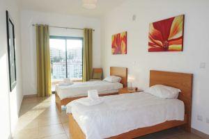B26 - Palmeiras Top-Floor Apartment, Lagos