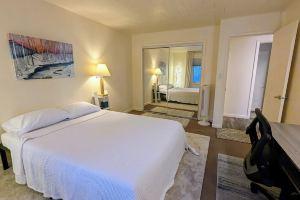 First Floor. Near all attractions & amenities. Hotel, Fairbanks