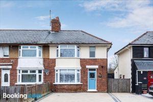 Peaceful Family Home W Patio & Yard Apartments, Oxford