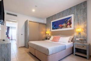 Seafront Flat with Breathtaking Sea View in Apart-hotel, Guembet