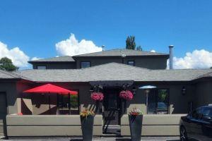 Private suite close to downtown & on the wine trail Hotel, Kelowna