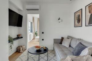 Sanders Arch - Humble 1-Bdr Apt w Balcony Apartments, Thessaloniki