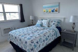 Cozy 1 bedroom 1 bath condo minutes from Sombrero beach., Marathon