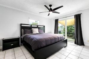 Pool Home 3 Bed 3 Bath. 1 mile from beach! Apartments, Boca Raton