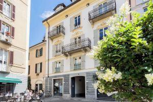 Shades of with Private Terrace by Rent All Hotel, Como