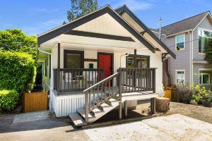 Stunning City Views and Cozy Atmosphere - Charming Urban Retreat Apartments, Seattle