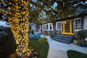 Beachy Chic Retreat-gas fireplace & firepit, steps to beach, prom & town Hotel, Seaside