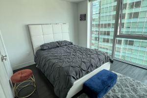 Luxury Rise in the Heart of Downtown LA Hotel, Glendale